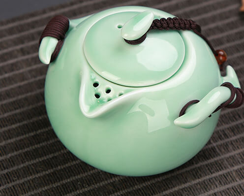 Four Cup Porcelain Traveling Tea Set. Great "On-The-Go" *